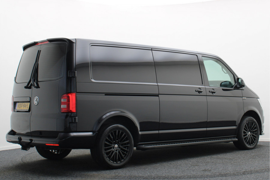 Volkswagen Transporter 2.0 TDI 150 PK L2H1 Highline 3-Zits, Verwarmde Voorruit, Apple Carplay, Cruise, PDC, DAB, Trekhaak, 18''