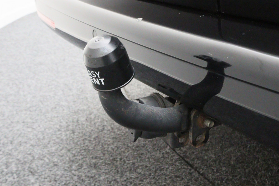 Volkswagen Transporter 2.0 TDI 150 PK L2H1 Highline 3-Zits, Verwarmde Voorruit, Apple Carplay, Cruise, PDC, DAB, Trekhaak, 18''