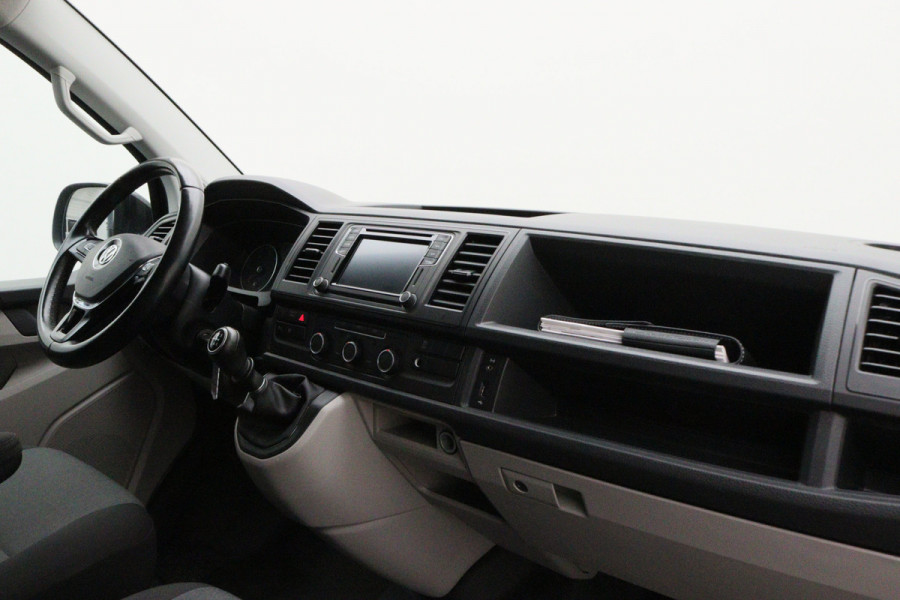 Volkswagen Transporter 2.0 TDI 150 PK L2H1 Highline 3-Zits, Verwarmde Voorruit, Apple Carplay, Cruise, PDC, DAB, Trekhaak, 18''