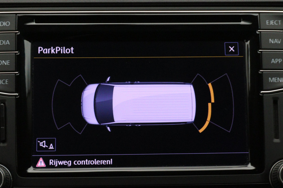 Volkswagen Transporter 2.0 TDI 150 PK L2H1 Highline 3-Zits, Verwarmde Voorruit, Apple Carplay, Cruise, PDC, DAB, Trekhaak, 18''