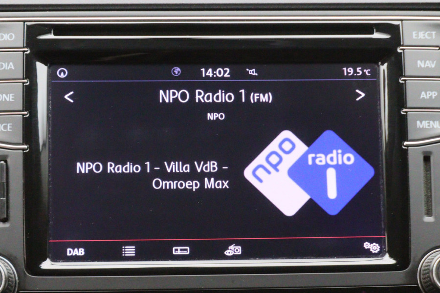 Volkswagen Transporter 2.0 TDI 150 PK L2H1 Highline 3-Zits, Verwarmde Voorruit, Apple Carplay, Cruise, PDC, DAB, Trekhaak, 18''