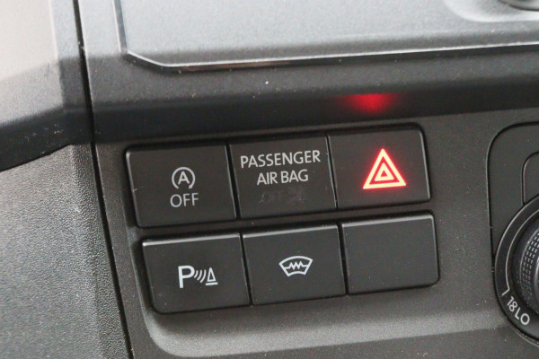 Volkswagen Transporter 2.0 TDI 150 PK L2H1 Highline 3-Zits, Verwarmde Voorruit, Apple Carplay, Cruise, PDC, DAB, Trekhaak, 18''