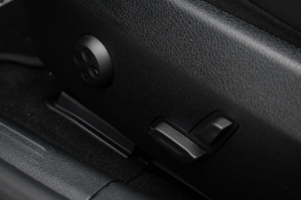 Mercedes-Benz C-Klasse Estate 300 e AMG Line Pano Trekh Distronic Night 360-cam