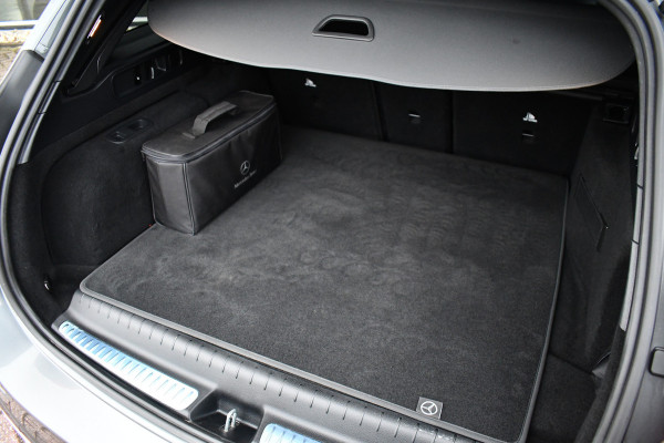 Mercedes-Benz C-Klasse Estate 300 e AMG Line Pano Trekh Distronic Night 360-cam
