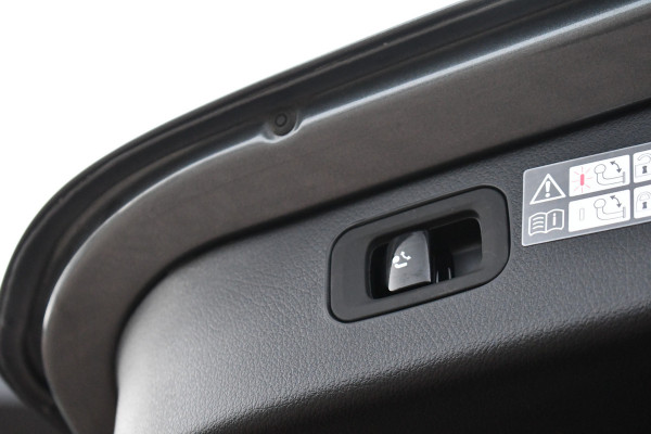 Mercedes-Benz C-Klasse Estate 300 e AMG Line Pano Trekh Distronic Night 360-cam