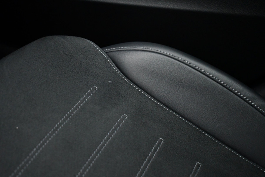 Mercedes-Benz C-Klasse Estate 300 e AMG Line Pano Trekh Distronic Night 360-cam