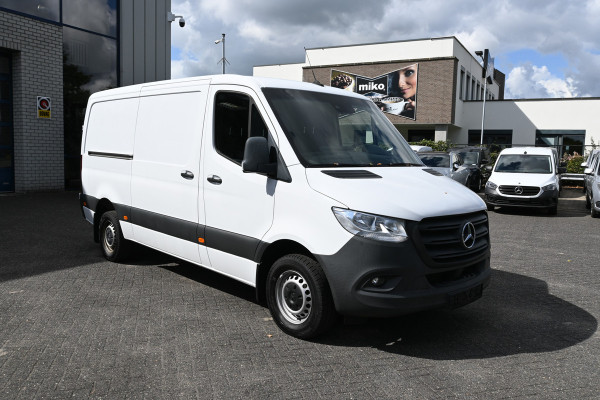 Mercedes-Benz Sprinter 317 CDI L2H1 RWD MBUX met navigatie en camera, Geveerde stoel, Brake assyst, Etc.