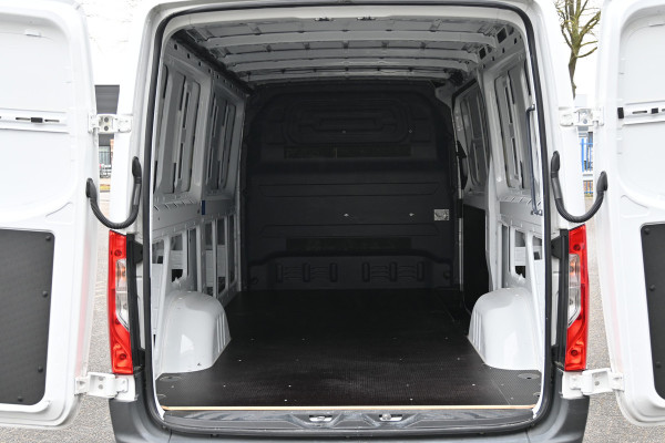 Mercedes-Benz Sprinter 317 CDI L2H1 RWD MBUX met navigatie en camera, Geveerde stoel, Brake assyst, Etc.