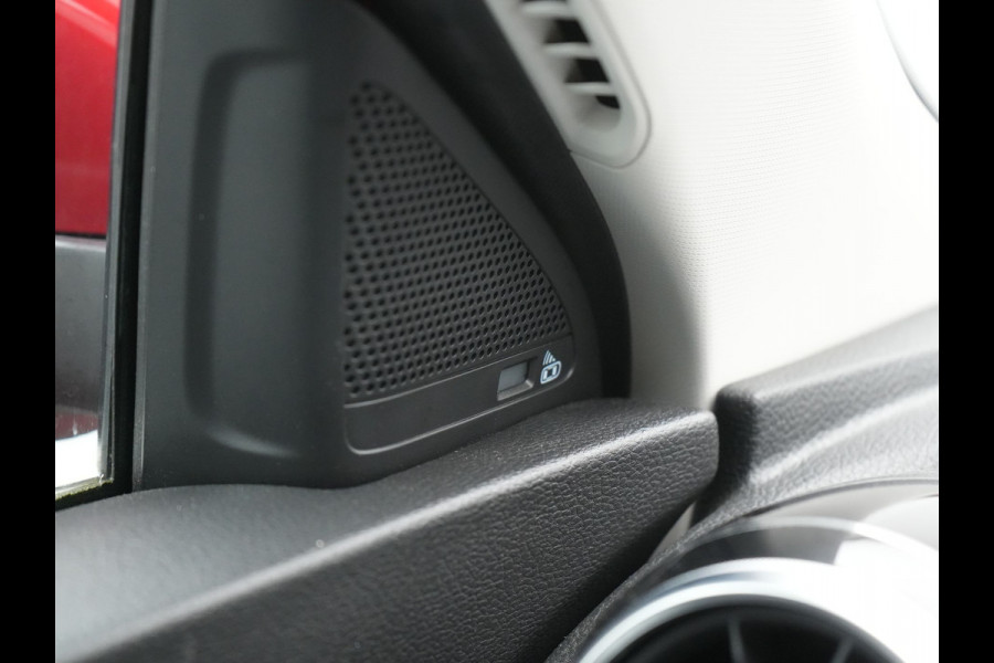 MG EHS 1.5 TGDI Luxury Plug In Hybrid 258pk PHEV | Panodak | Adaptive Cruise | 360 Camera | Lederen Sportstoelen Verwarmd | Sfeerverlichting | Keyless | Apple Carplay | Blis | Navigatie | Virtual | DAB |