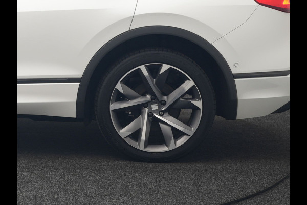 Seat Tarraco 1.4 TSI e-Hybrid FR Plug In Hybrid 245pk Dealer O.H. PHEV | Trekhaak Af Fabriek | Adaptive Cruise | 360 Camera | Alcantara Sportstoelen Memory & Verwarmd | Sfeerverlichting | Stuur Verwarmd | Keyless | Apple Carplay | Navigatie | DAB |