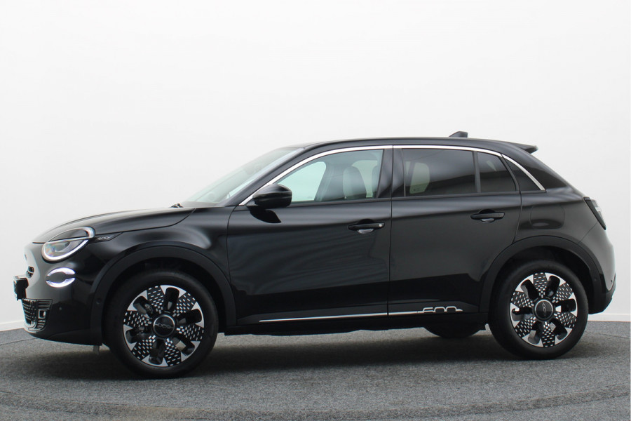 Fiat 600 1.2 Hybrid La Prima Leer, ACC, Keyless, Apple Carplay, Stoelverwarming, 18"