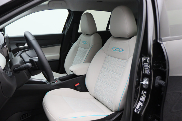 Fiat 600 1.2 Hybrid La Prima Leer, ACC, Keyless, Apple Carplay, Stoelverwarming, 18"