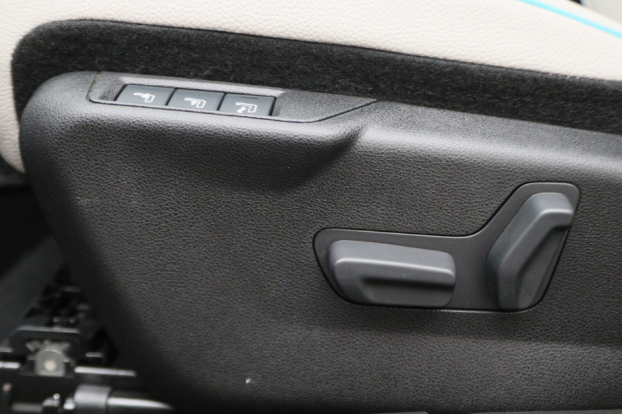 Fiat 600 1.2 Hybrid La Prima Leer, ACC, Keyless, Apple Carplay, Stoelverwarming, 18"