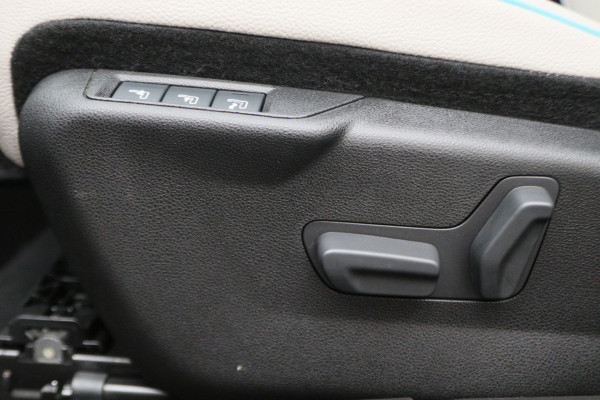 Fiat 600 1.2 Hybrid La Prima Leer, ACC, Keyless, Apple Carplay, Stoelverwarming, 18"