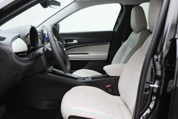 Fiat 600 1.2 Hybrid La Prima Leer, ACC, Keyless, Apple Carplay, Stoelverwarming, 18"