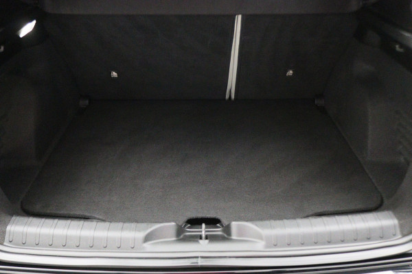 Fiat 600 1.2 Hybrid La Prima Leer, ACC, Keyless, Apple Carplay, Stoelverwarming, 18"