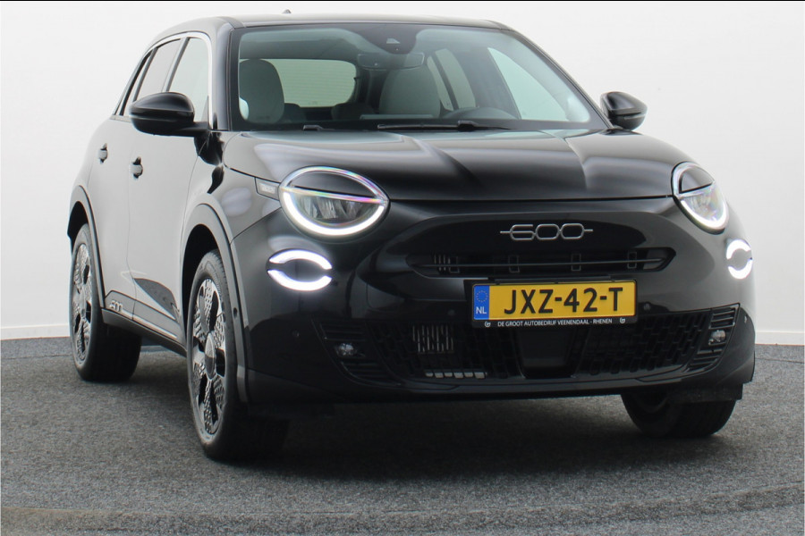 Fiat 600 1.2 Hybrid La Prima Leer, ACC, Keyless, Apple Carplay, Stoelverwarming, 18"