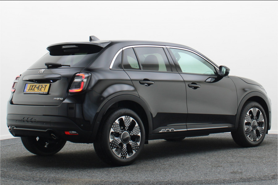 Fiat 600 1.2 Hybrid La Prima Leer, ACC, Keyless, Apple Carplay, Stoelverwarming, 18"