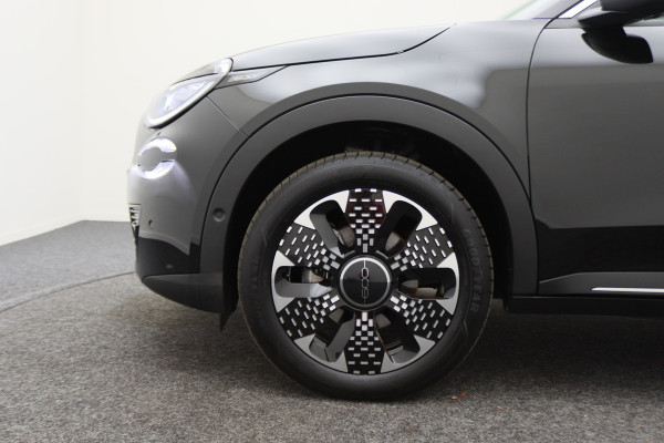 Fiat 600 1.2 Hybrid La Prima Leer, ACC, Keyless, Apple Carplay, Stoelverwarming, 18"