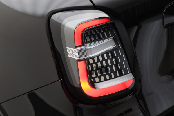 Fiat 600 1.2 Hybrid La Prima Leer, ACC, Keyless, Apple Carplay, Stoelverwarming, 18"