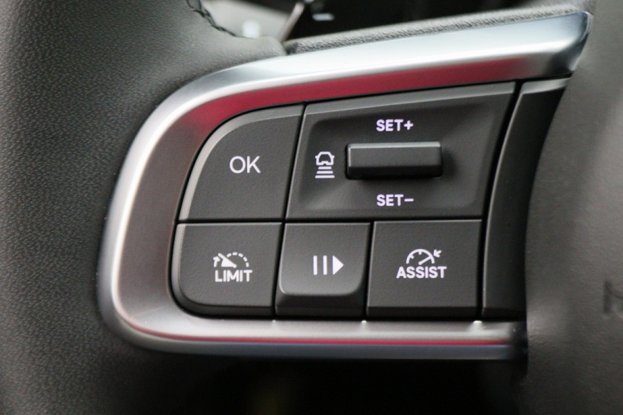 Fiat 600 1.2 Hybrid La Prima Leer, ACC, Keyless, Apple Carplay, Stoelverwarming, 18"