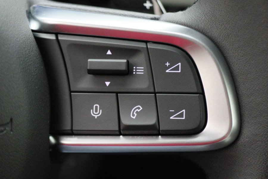 Fiat 600 1.2 Hybrid La Prima Leer, ACC, Keyless, Apple Carplay, Stoelverwarming, 18"