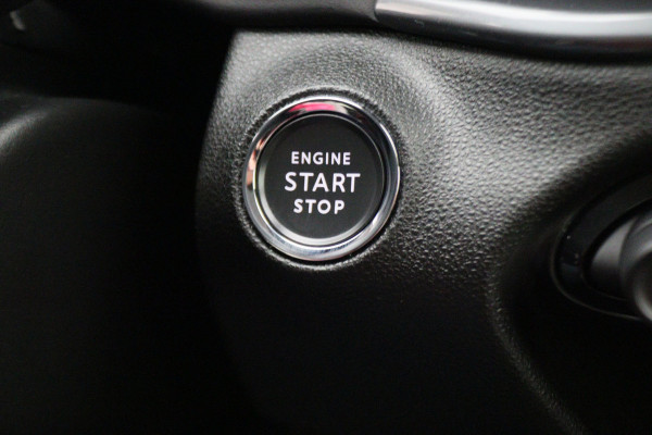 Fiat 600 1.2 Hybrid La Prima Leer, ACC, Keyless, Apple Carplay, Stoelverwarming, 18"