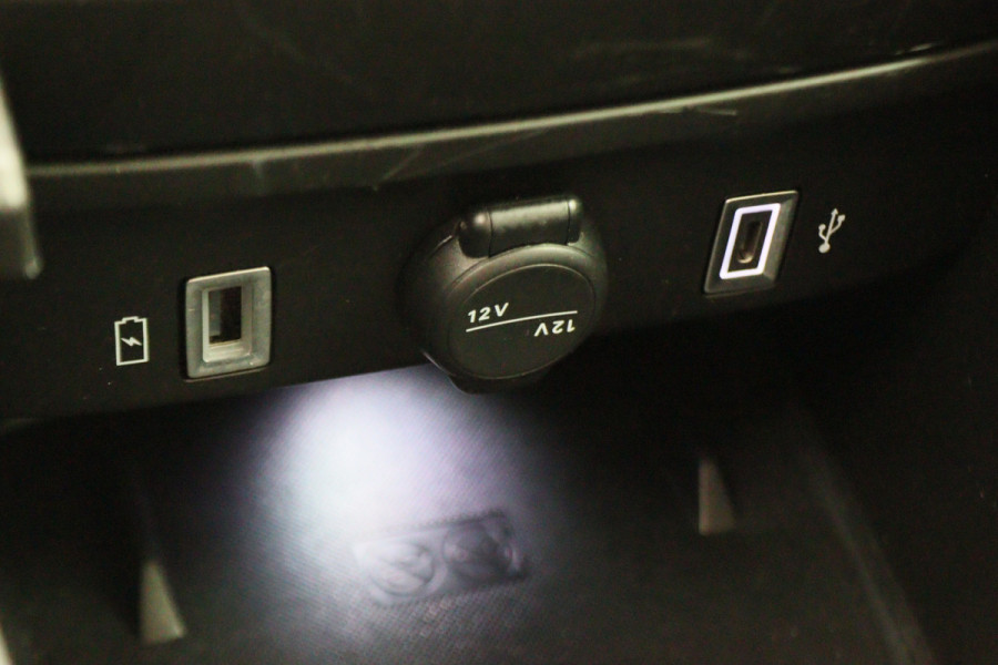 Fiat 600 1.2 Hybrid La Prima Leer, ACC, Keyless, Apple Carplay, Stoelverwarming, 18"