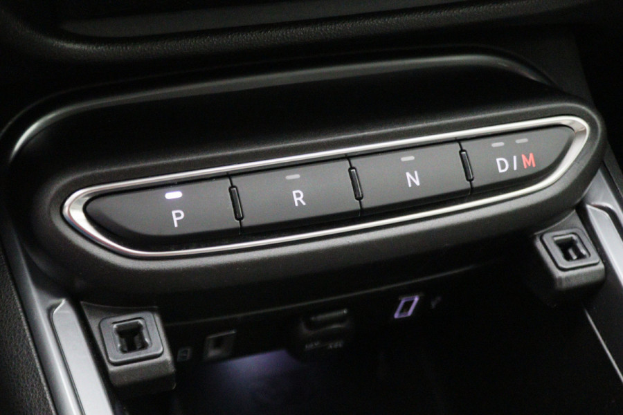 Fiat 600 1.2 Hybrid La Prima Leer, ACC, Keyless, Apple Carplay, Stoelverwarming, 18"