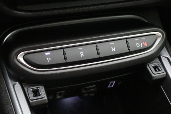 Fiat 600 1.2 Hybrid La Prima Leer, ACC, Keyless, Apple Carplay, Stoelverwarming, 18"