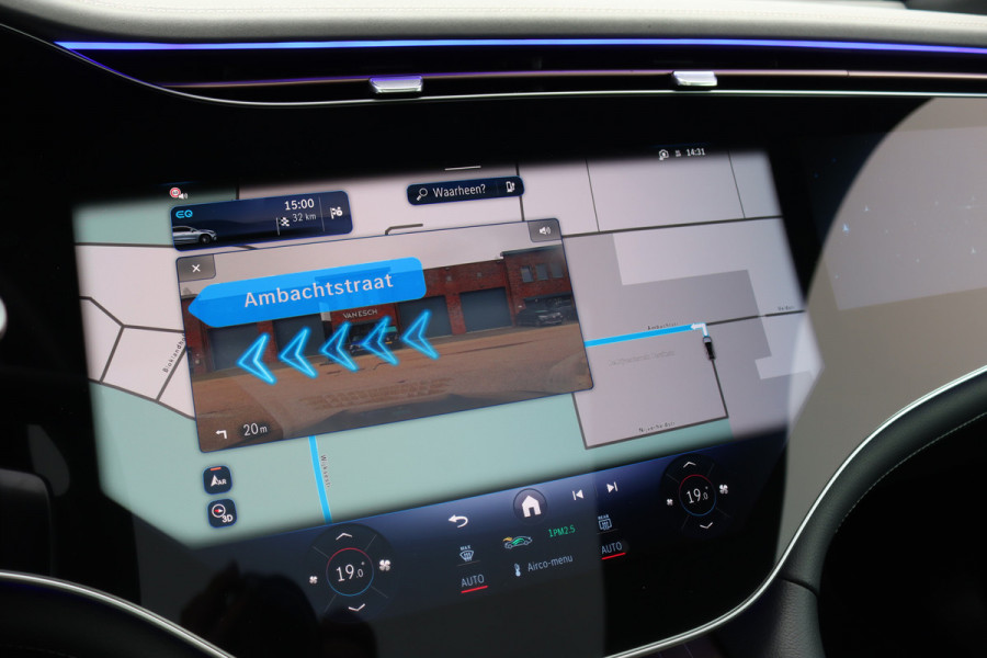 Mercedes-Benz EQE SUV 350+ AMG Line 96 kWh | Airmatic | Hyperscreen | Achterasbesturing | Distronic+ | Massage | Trekhaak | Burmester | HUD | Stoelventilatie | Verwarmd Stuurwiel | Digital Light | Leder | 22kW |