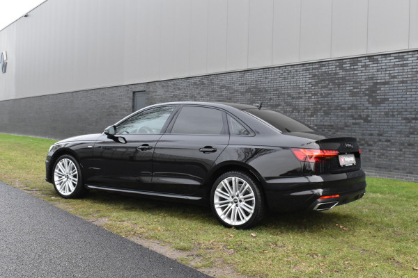 Audi A4 Limousine 35 TFSI S-line 2.0 Mild Hybrid S-line black edition Automaat Leder interieur