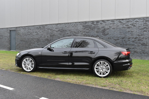 Audi A4 Limousine 35 TFSI S-line 2.0 Mild Hybrid S-line black edition Automaat Leder interieur