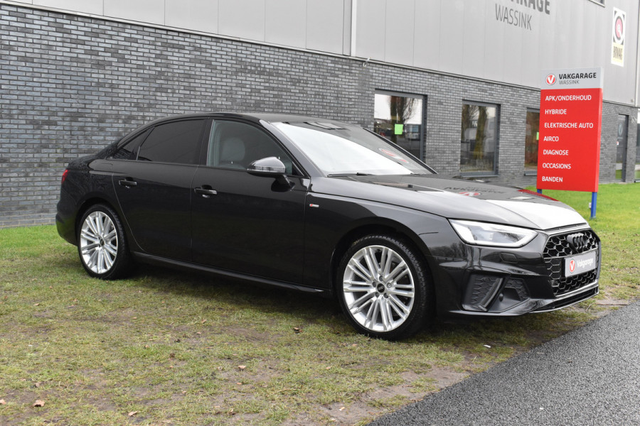 Audi A4 Limousine 35 TFSI S-line 2.0 Mild Hybrid S-line black edition Automaat Leder interieur