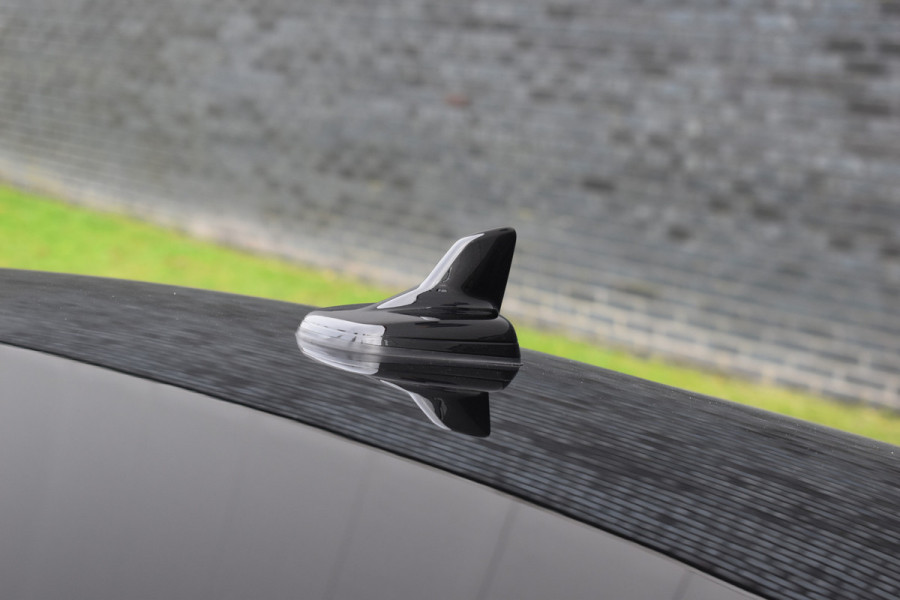 Audi A4 Limousine 35 TFSI S-line 2.0 Mild Hybrid S-line black edition Automaat Leder interieur