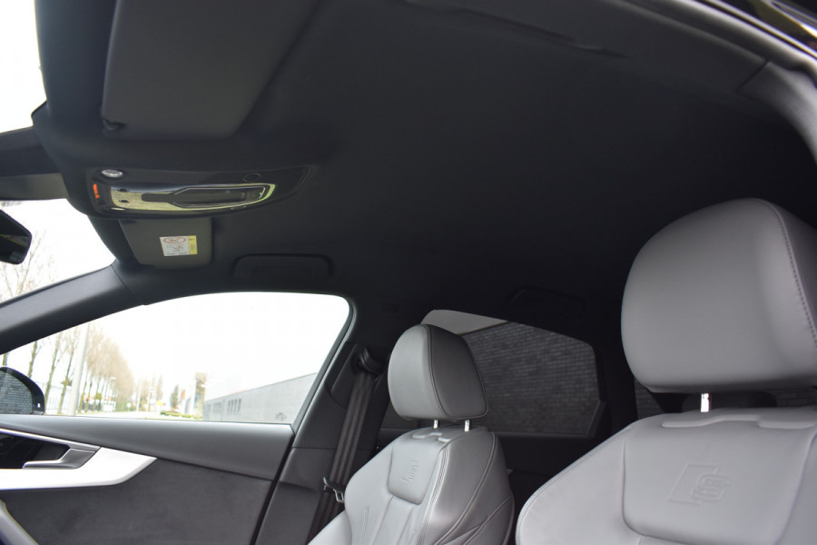 Audi A4 Limousine 35 TFSI S-line 2.0 Mild Hybrid S-line black edition Automaat Leder interieur