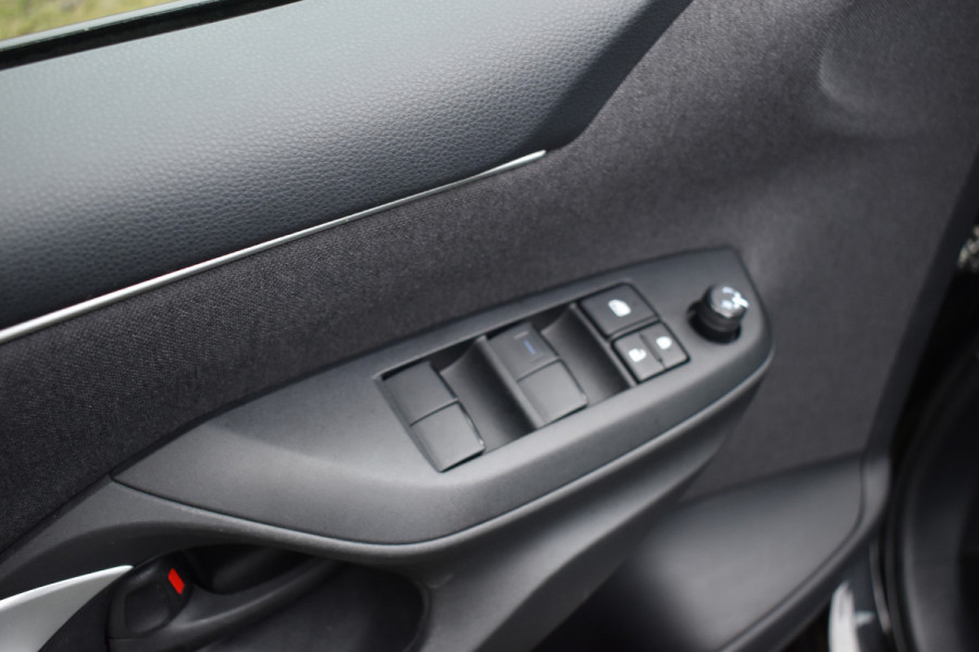 Mazda 2 Hybrid 1.5 Pure Hybride zwart Automaat stoelverwarming Carplay