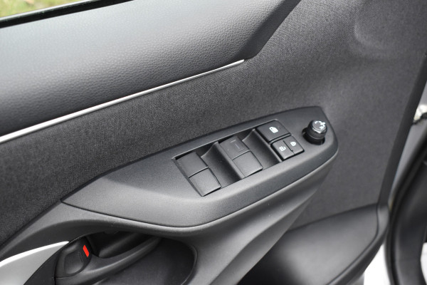 Mazda 2 Hybrid 1.5 Pure Hybride automaat grijs stoelverwarming Carplay