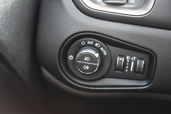 Jeep Renegade 1.5T e-Hybrid Limited Panodak Automaat Luxe uitvoering