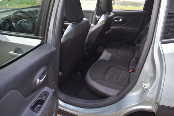 Jeep Renegade 1.5T e-Hybrid Limited Panodak Automaat Luxe uitvoering