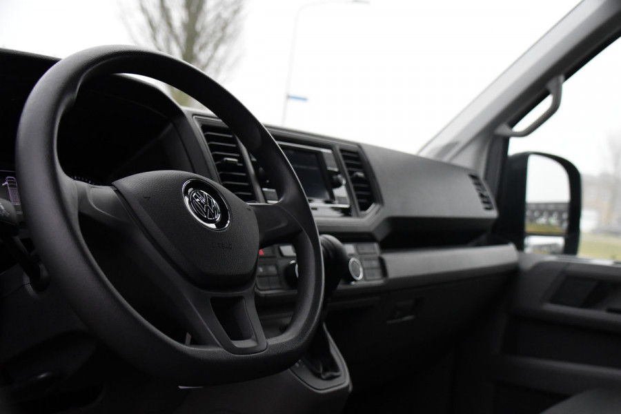 Volkswagen Crafter 30 2.0 TDI L3H3 PB Edition Camera, Carplay, Stoelverwarming, Sensoren, 140pk, Automaat, multimedia, Uniek!