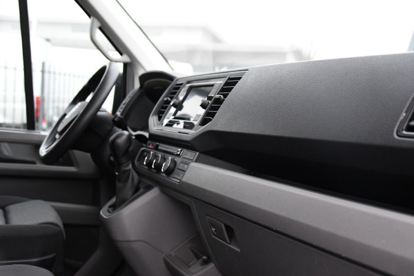Volkswagen Crafter 30 2.0 TDI L3H3 PB Edition Camera, Carplay, Stoelverwarming, Sensoren, 140pk, Automaat, multimedia, Uniek!