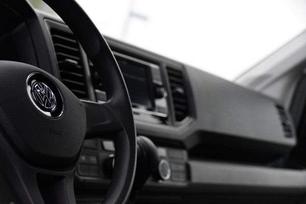 Volkswagen Crafter 30 2.0 TDI L3H3 PB Edition Camera, Carplay, Stoelverwarming, Sensoren, 140pk, Automaat, multimedia, Uniek!