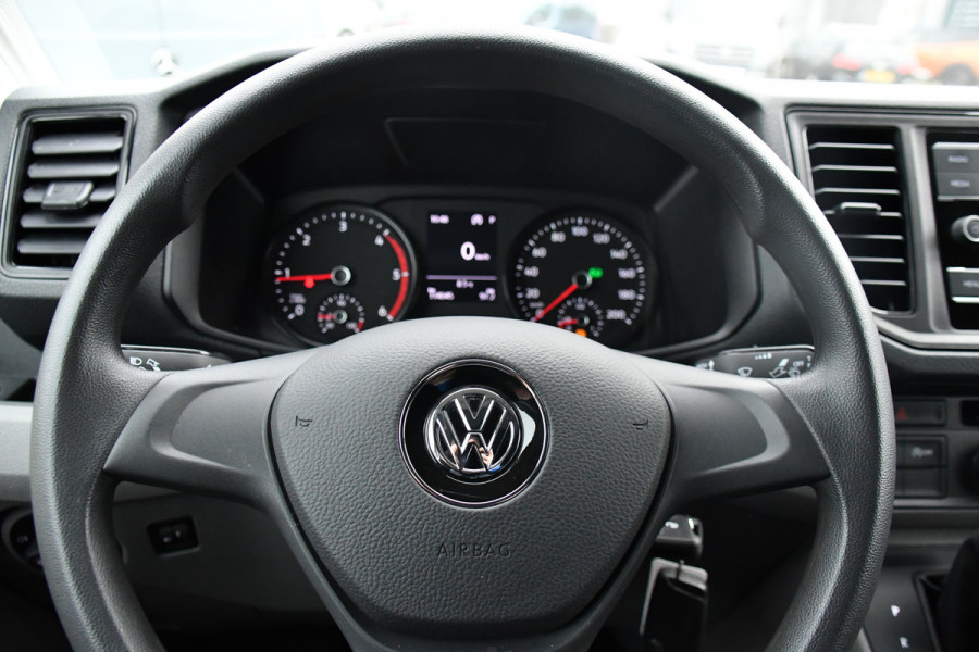 Volkswagen Crafter 30 2.0 TDI L3H3 PB Edition Camera, Carplay, Stoelverwarming, Sensoren, 140pk, Automaat, multimedia, Uniek!