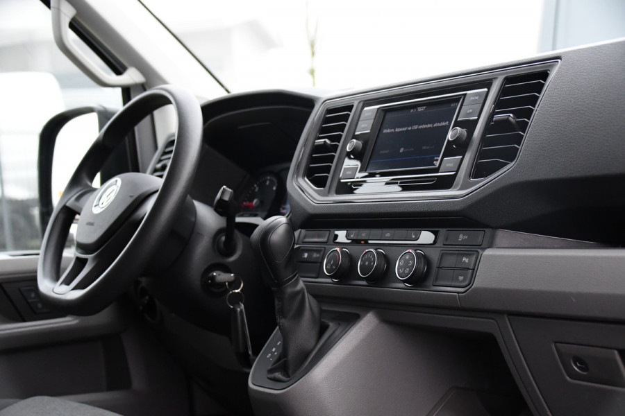 Volkswagen Crafter 30 2.0 TDI L3H3 PB Edition Camera, Carplay, Stoelverwarming, Sensoren, 140pk, Automaat, multimedia, Uniek!