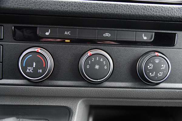 Volkswagen Crafter 30 2.0 TDI L3H3 PB Edition Camera, Carplay, Stoelverwarming, Sensoren, 140pk, Automaat, multimedia, Uniek!