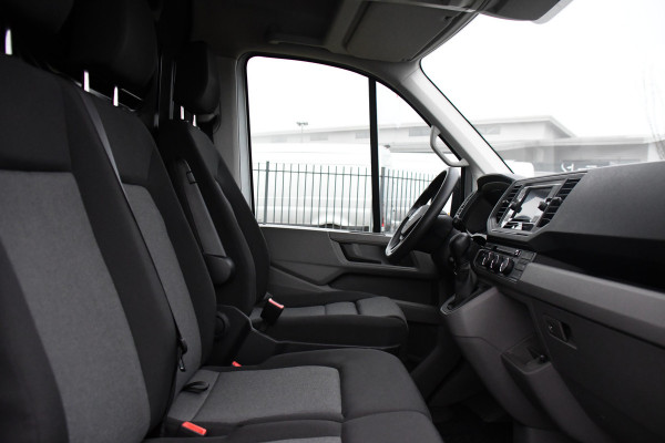 Volkswagen Crafter 30 2.0 TDI L3H3 PB Edition Camera, Carplay, Stoelverwarming, Sensoren, 140pk, Automaat, multimedia, Uniek!