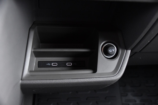 Volkswagen Crafter 30 2.0 TDI L3H3 PB Edition Camera, Carplay, Stoelverwarming, Sensoren, 140pk, Automaat, multimedia, Uniek!