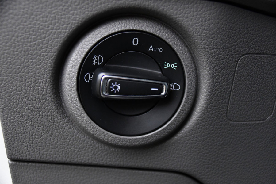 MAN TGE 3.180 35 2.0 L3H3 Black Edition Adaptieve Cruise, Camera, Stoelverwarming, 177pk, Leder, Clima, LED, Trekhaak, Uniek!