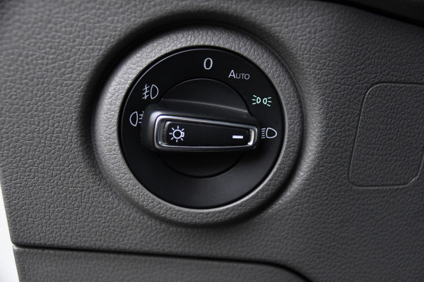 MAN TGE 3.180 35 2.0 L3H3 Black Edition Adaptieve Cruise, Camera, Stoelverwarming, 177pk, Leder, Clima, LED, Trekhaak, Uniek!